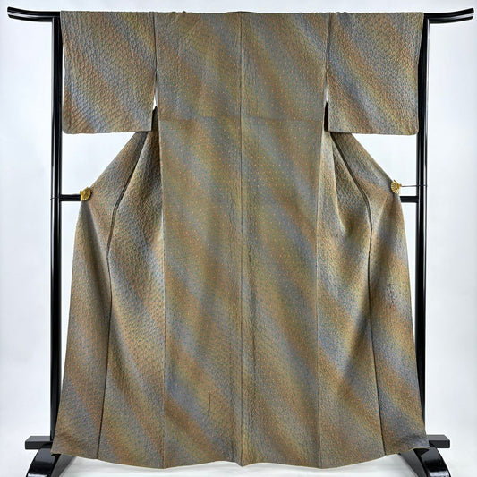 【美品】 小紋 身長164cm 袖長64.5cm M 雙層 斉藤三才 落款あり 幾何學 斜條 漸層 茶 純蠶絲 名品級