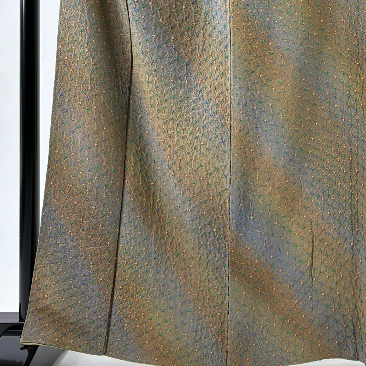 【美品】 小紋 身長164cm 袖長64.5cm M 雙層 斉藤三才 落款あり 幾何學 斜條 漸層 茶 純蠶絲 名品級