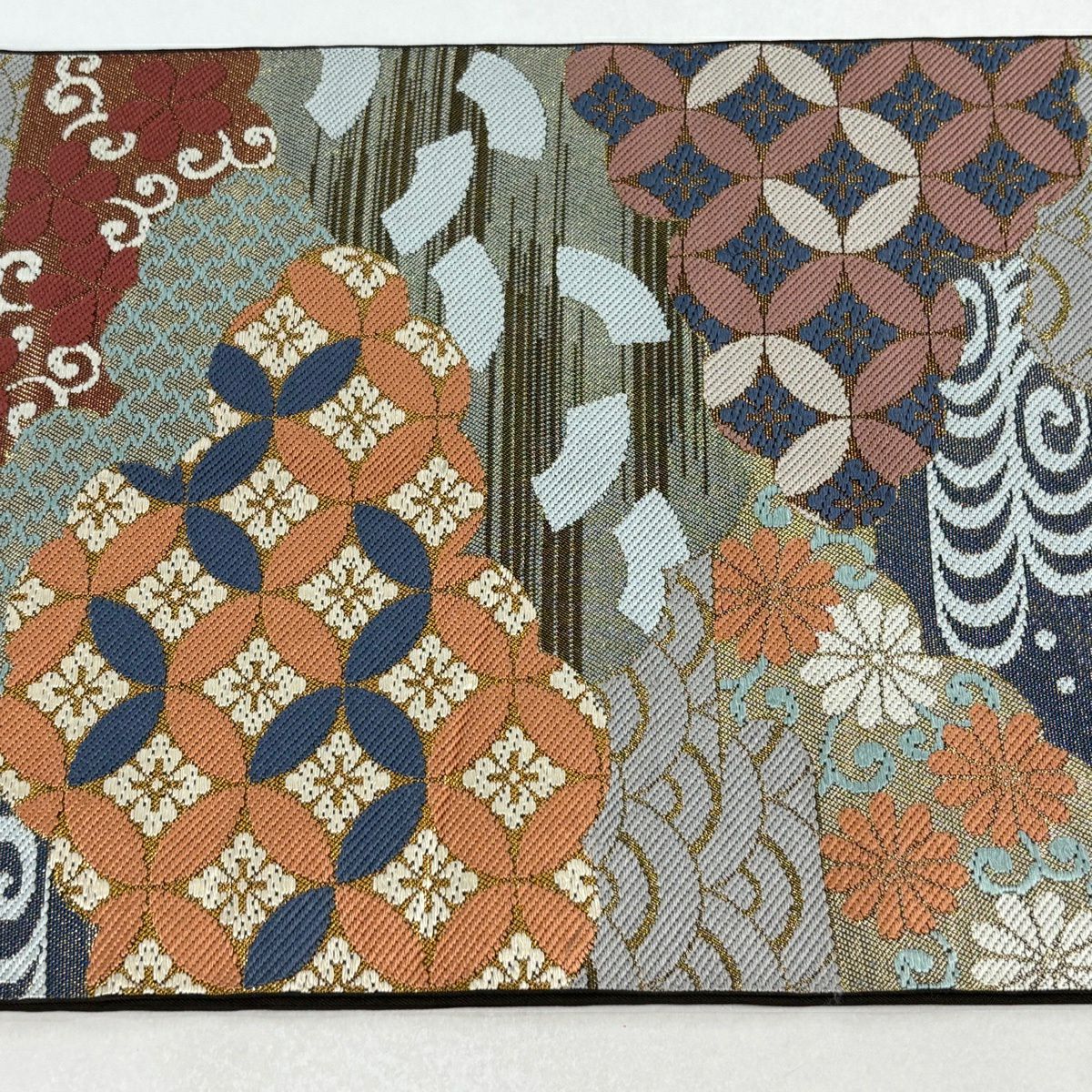 【美品】 袋帶 逸品級 川島織物 落款あり 雲文 七寶 金金箔 金色 六通 純蠶絲