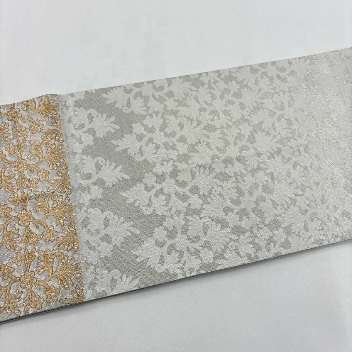 【美品】 袋帶 逸品級 附有落款 渡邊雪三郎 草花紋紋 金銀彩 金金箔 灰色 六通 純蠶絲