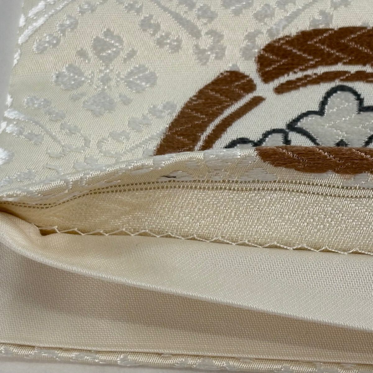 【美品】 袋帶 逸品級 菊花花 刺繡 奶油 六通 純蠶絲