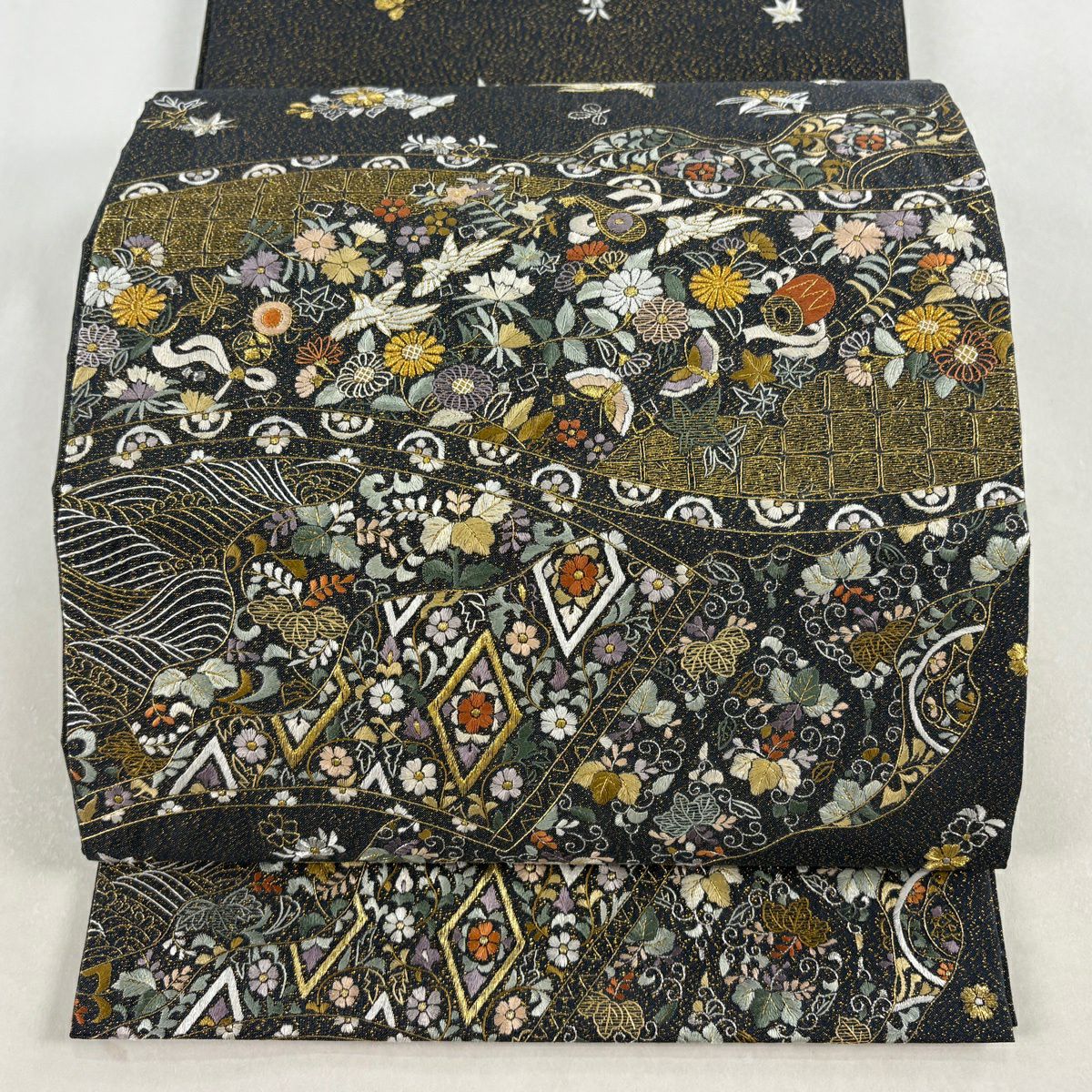 【美品】 袋帶 逸品級 花蝶 鳥 刺繡 金銀彩 墨 深藍色 お太鼓柄 純蠶絲