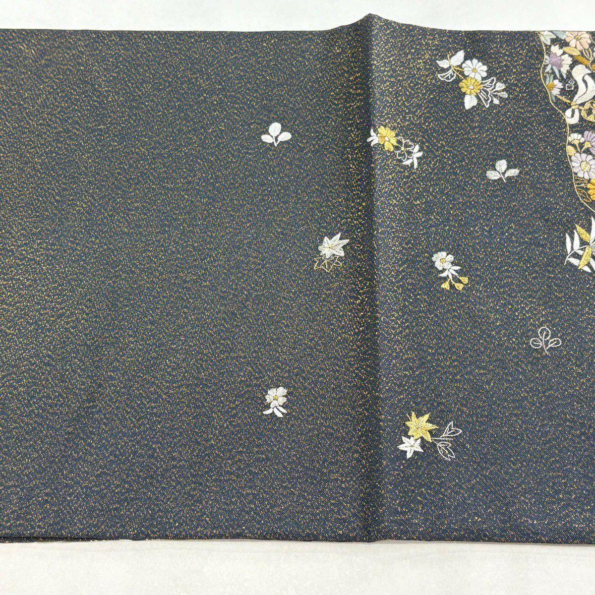 【美品】 袋帶 逸品級 花蝶 鳥 刺繡 金銀彩 墨 深藍色 お太鼓柄 純蠶絲