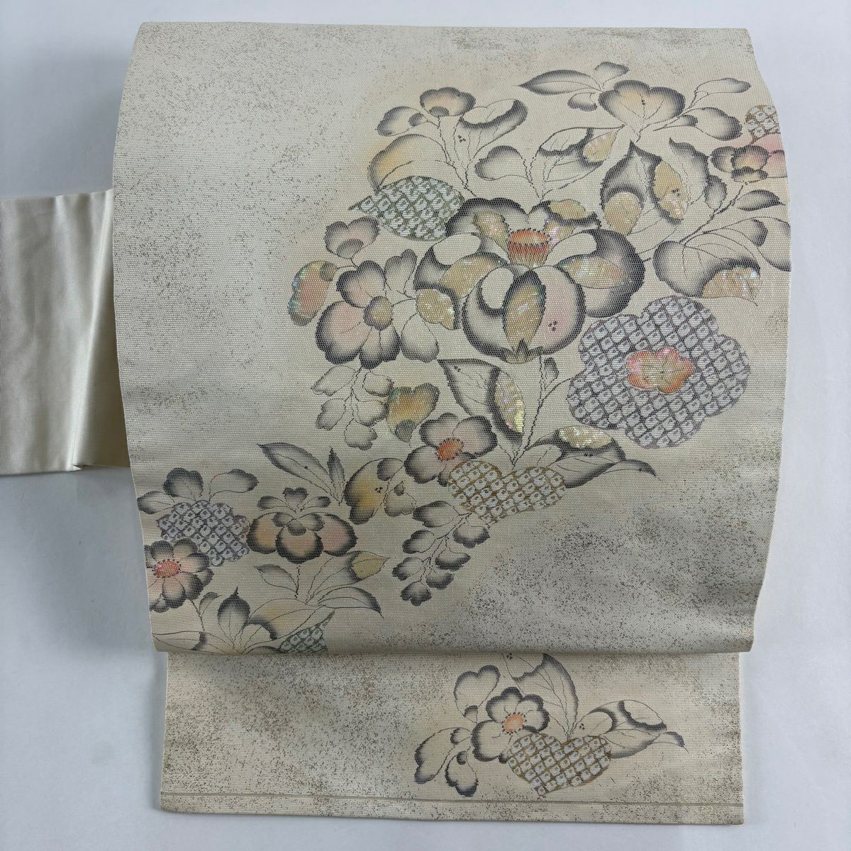名古屋帶 秀品級 草花紋紋 螺鈿 金銀彩 米色 純蠶絲