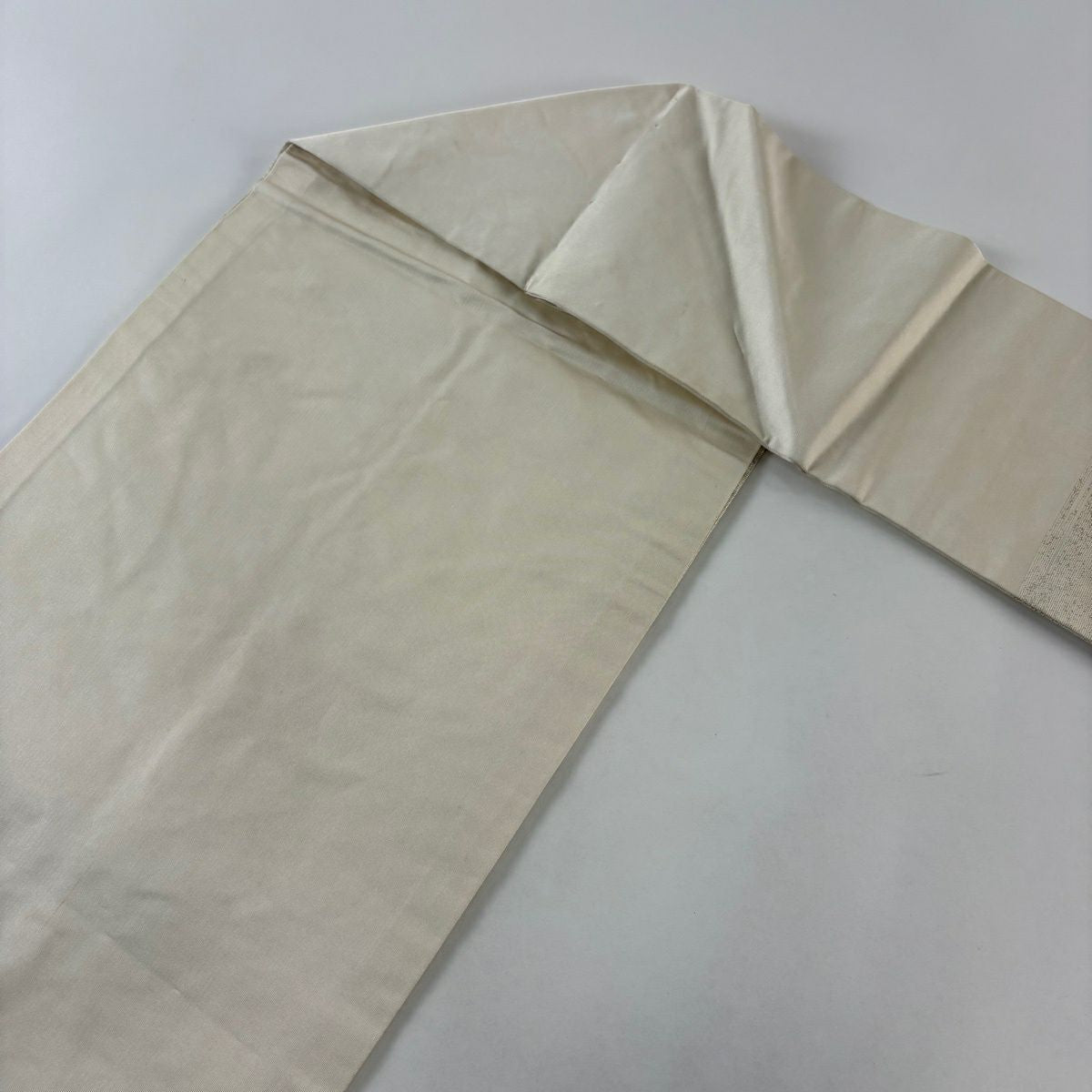 名古屋帶 秀品級 草花紋紋 螺鈿 金銀彩 米色 純蠶絲