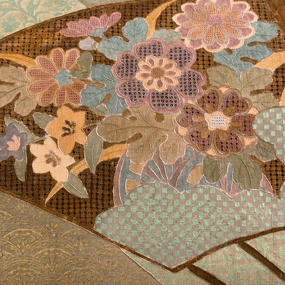 【美品】 袋帶 秀品級 紬織織 扇子 草花紋刺繡 金彩裝飾 茶