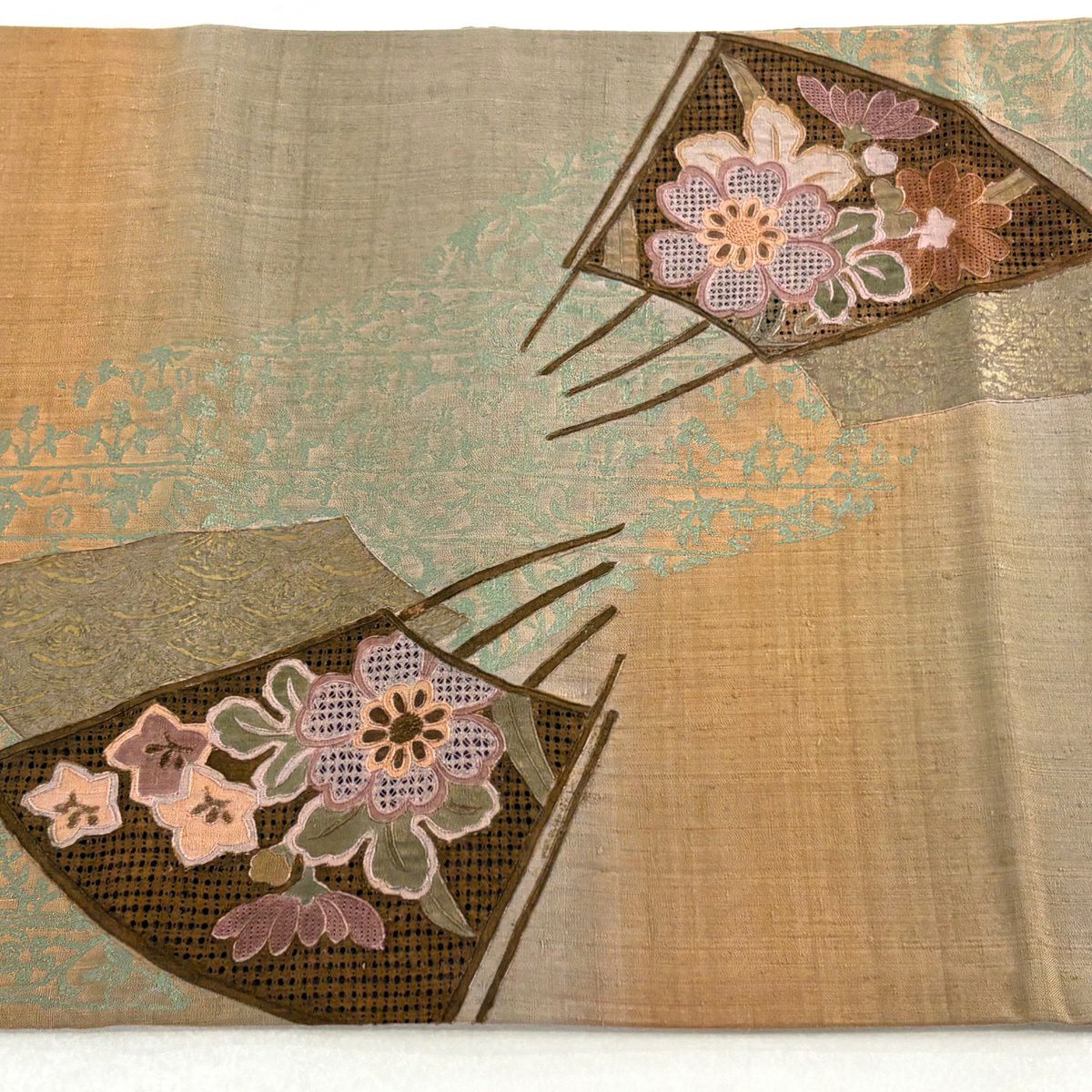 【美品】 袋帶 秀品級 紬織織 扇子 草花紋刺繡 金彩裝飾 茶