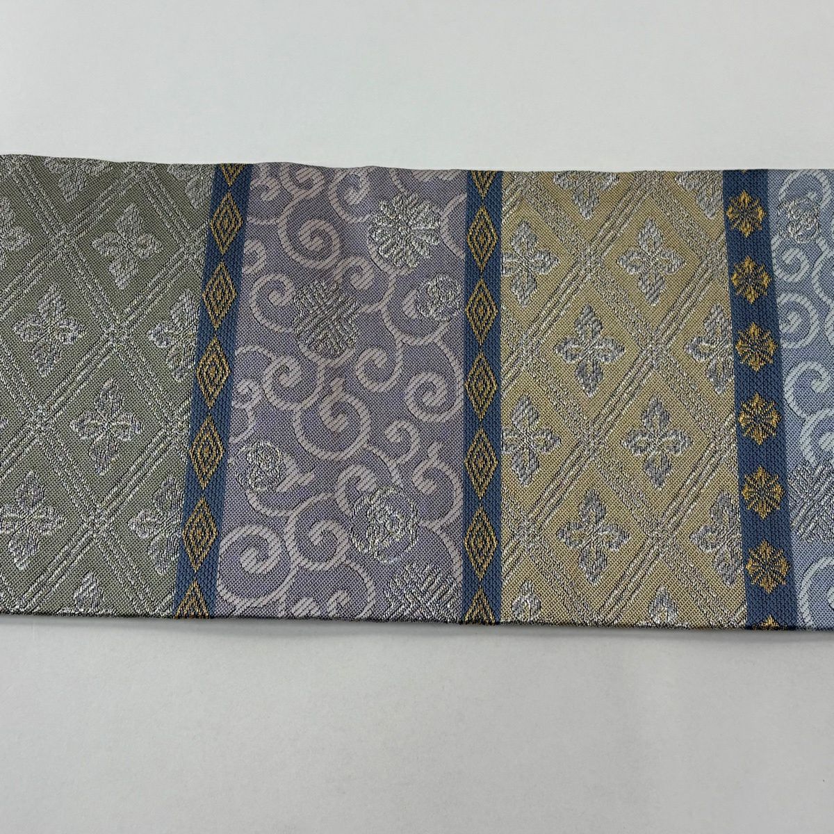 【美品】名古屋帶 秀品級 花菱 花唐草紋 金銀彩 灰紫 純蠶絲