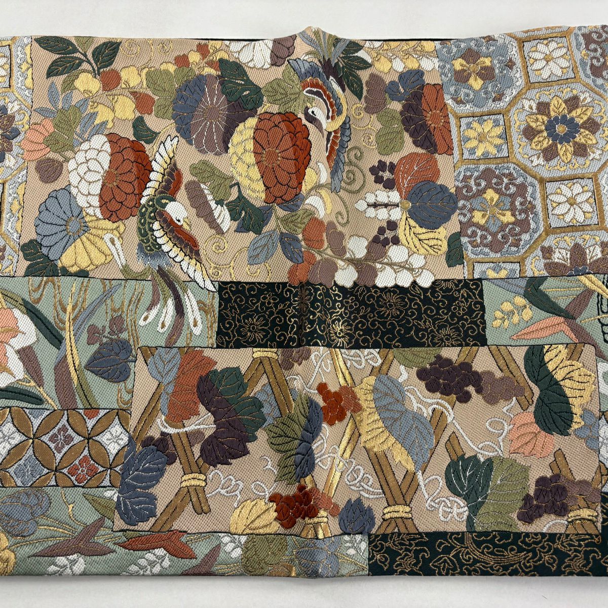 【美品】 袋帶 秀品級 草花紋紋 鳥 刺繡 金金箔 淺茶 六通 純蠶絲
