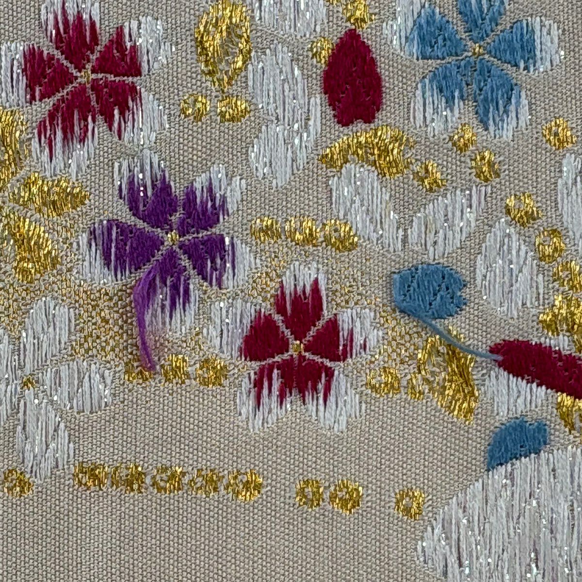 【美品】 袋帶 秀品級 花 櫻花 刺繡 金金箔 米色 六通 純蠶絲