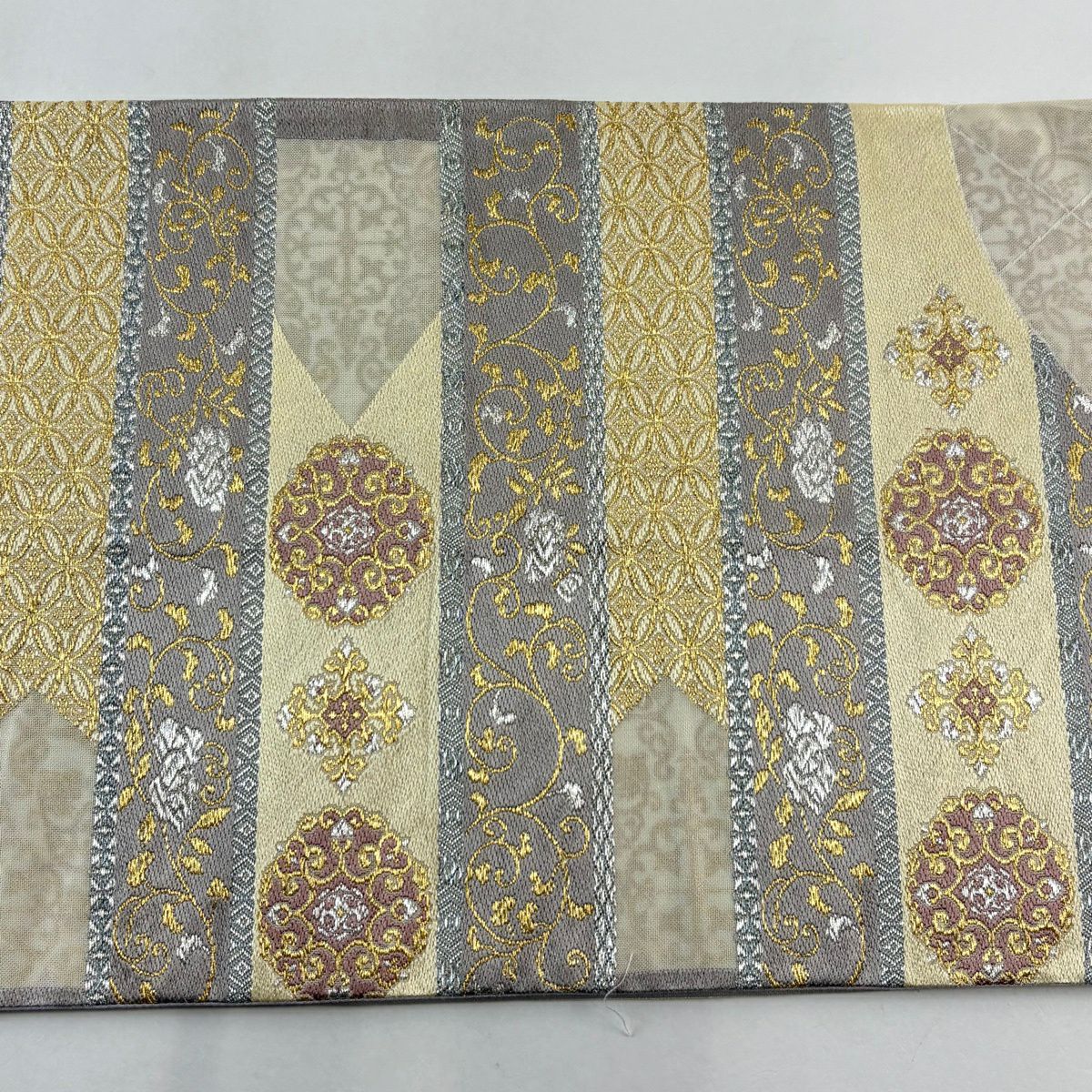 【美品】 袋帶 名品級 證書齊全 透影織 葡萄唐草紋華紋 金絲 奶油色 大鼓圖案 純蠶絲