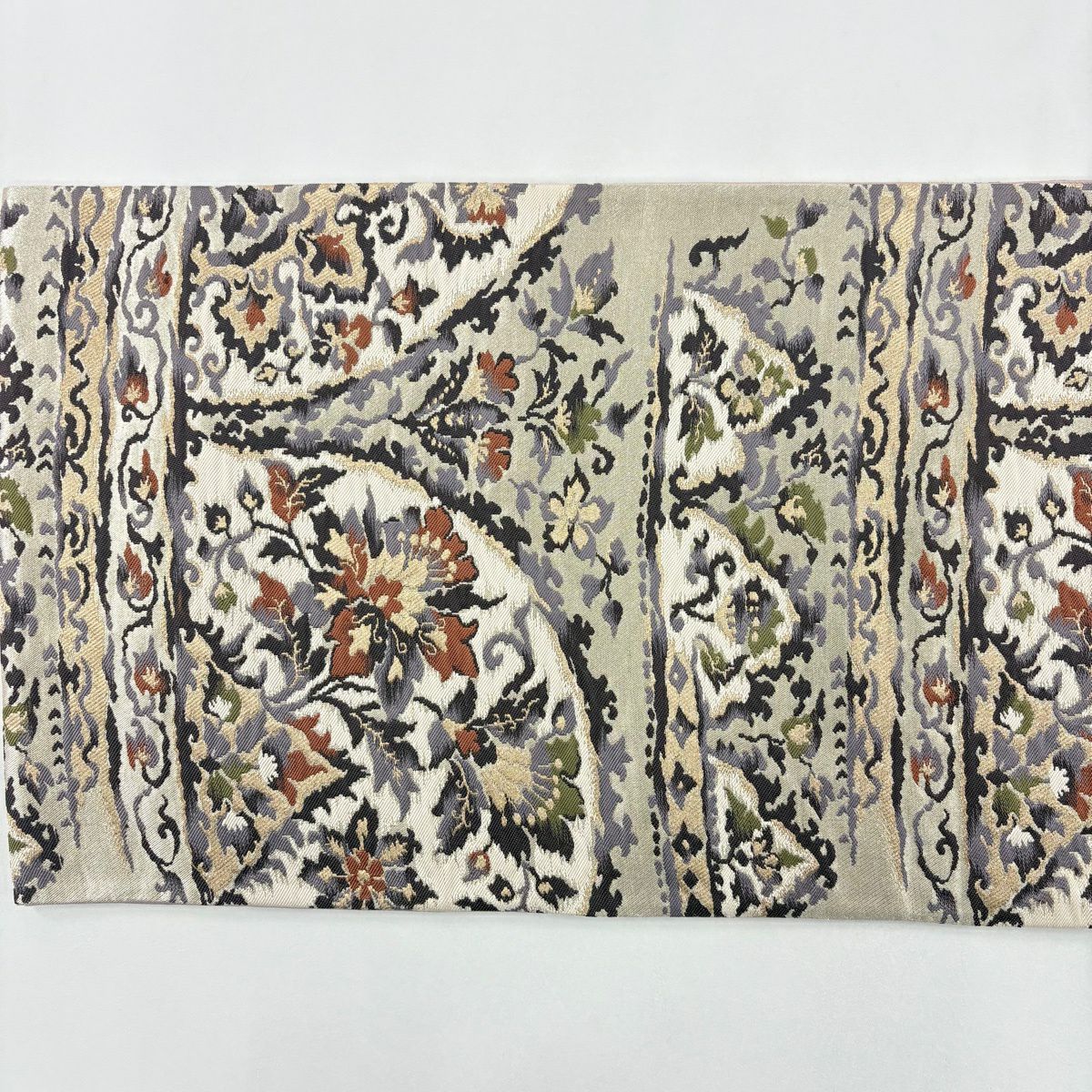 【美品】 袋帶 秀品級 關西仕立 草花紋 金糸 金金箔 米色 六通 純蠶絲