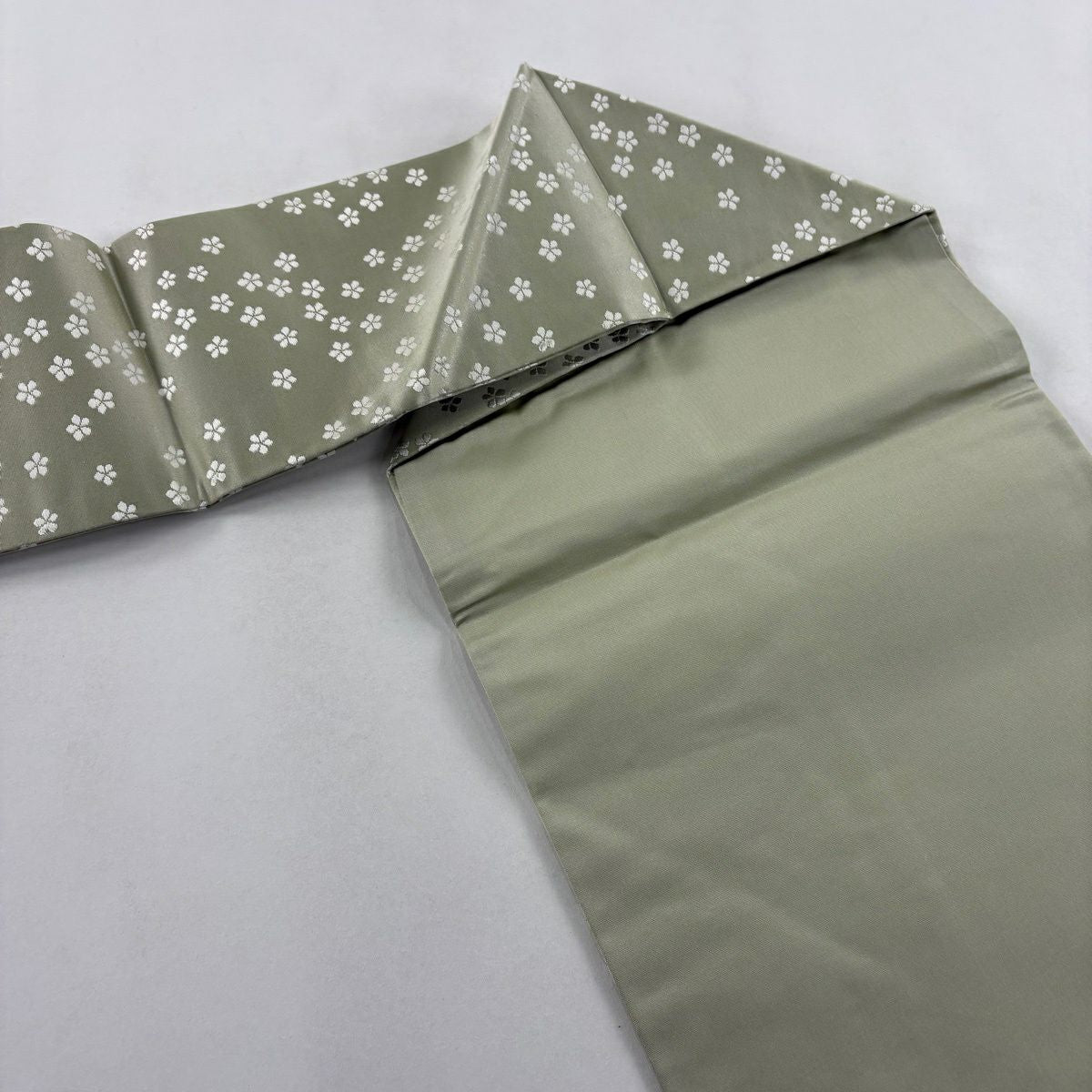 【美品】名古屋帶 秀品級 花 金彩裝飾 淺綠 純蠶絲