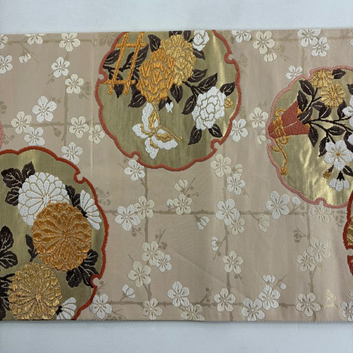 袋帶 秀品級 關西仕立 雪輪菊花牡丹紋 唐織 金金箔 米色 六通 純蠶絲