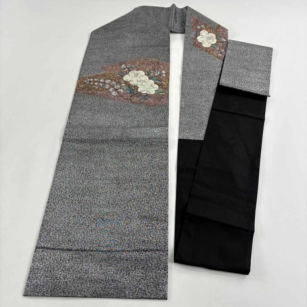 【美品】 名古屋帶 秀品級 草花紋紋 刺繡 金銀彩 銀 純蠶絲