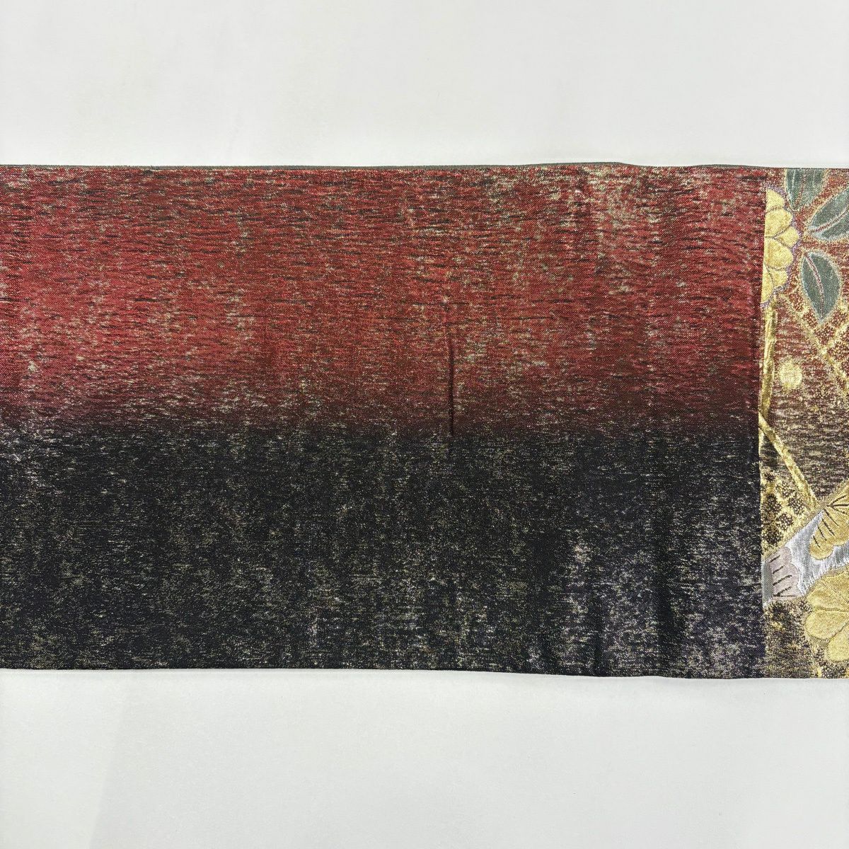 【美品】 袋帶 秀品級 雪芝 草花紋 金金箔 紅 六通 純蠶絲