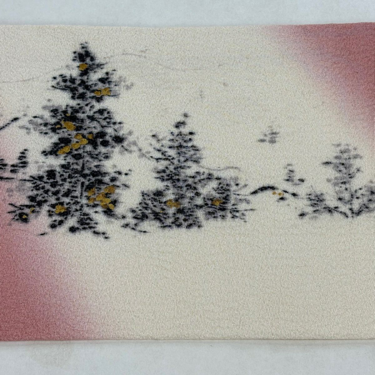 【美品】 名古屋帶 秀品級 落款あり 山科春宣 樹木 金銀彩 縮緬 粉紅 純蠶絲