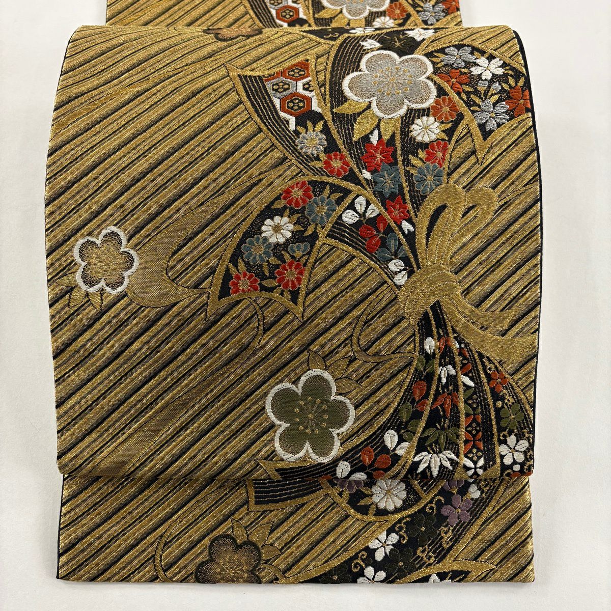 【美品】 袋帶 秀品級 束帶熨斗紋 草花紋 金銀彩 刺繡 金 六通 純蠶絲