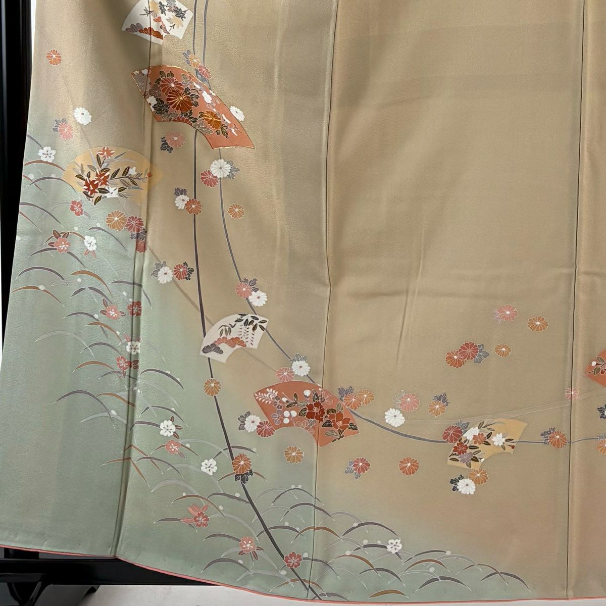 【美品】訪問服 身長161cm 袖長64cm M 雙層 落款あり 扇子面 菊花 金糸 染分 薄茶 純蠶絲 秀品級