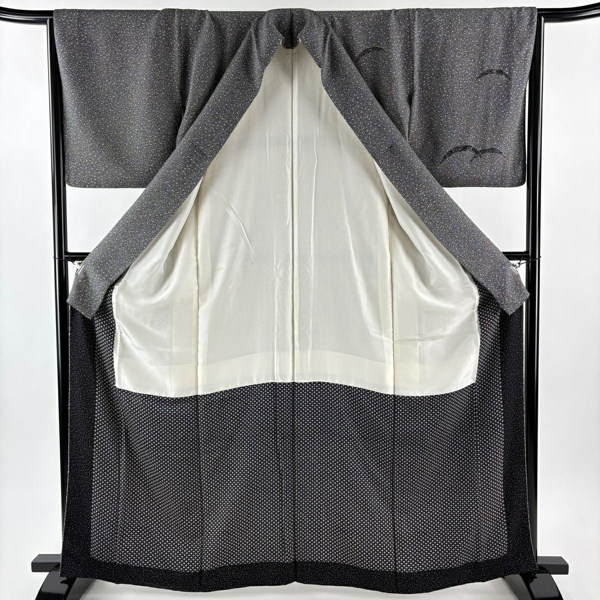 【美品】 付下 身長163cm 袖長65cm M 雙層 落款あり 芝 草花紋紋 金銀彩 黑灰 純蠶絲 秀品級