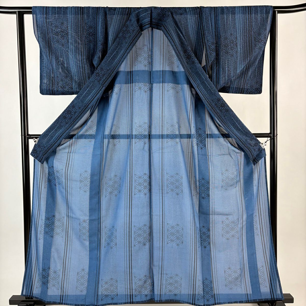 【美品】 小紋 身長160cm 袖長63cm S 薄物 絽 麻葉紋 縞 深藍 純蠶絲 秀品級