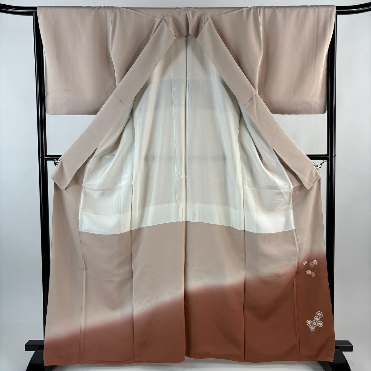 【美品】 留袖禮服禮服 身長165cm 袖長65.5cm M 雙層 草花紋紋 寶盡くし 金絲刺繡 淺粉色 純蠶絲 秀品級 三つ紋