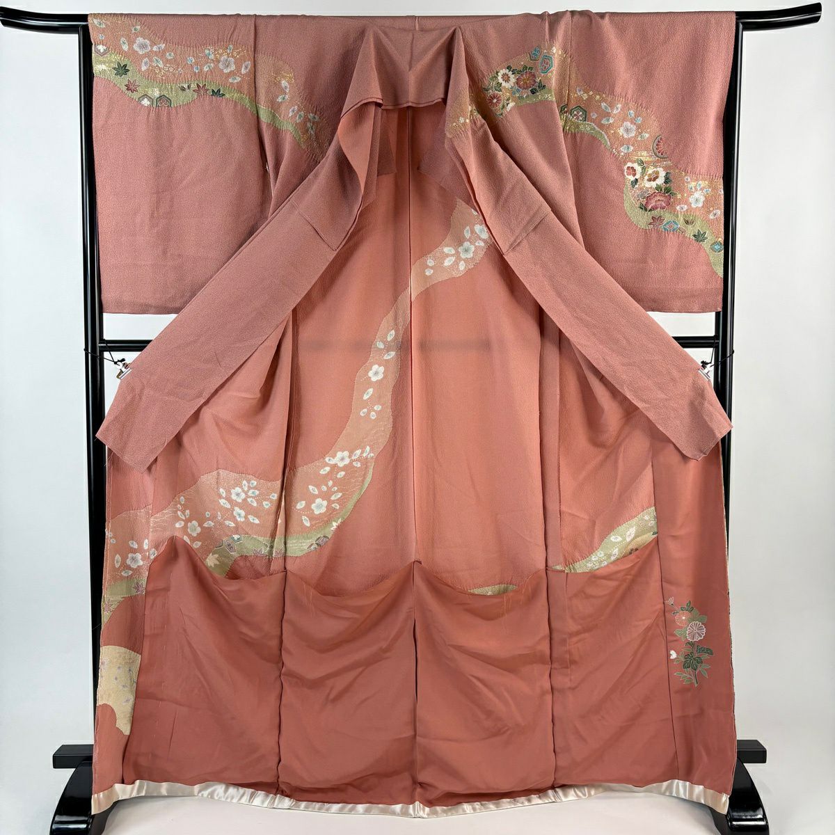【美品】訪問服 身長173cm 袖長66.5cm 未仕立 雜花圖案 霞 菊花花 金銀彩 金絲 粉色 純蠶絲 優品級
