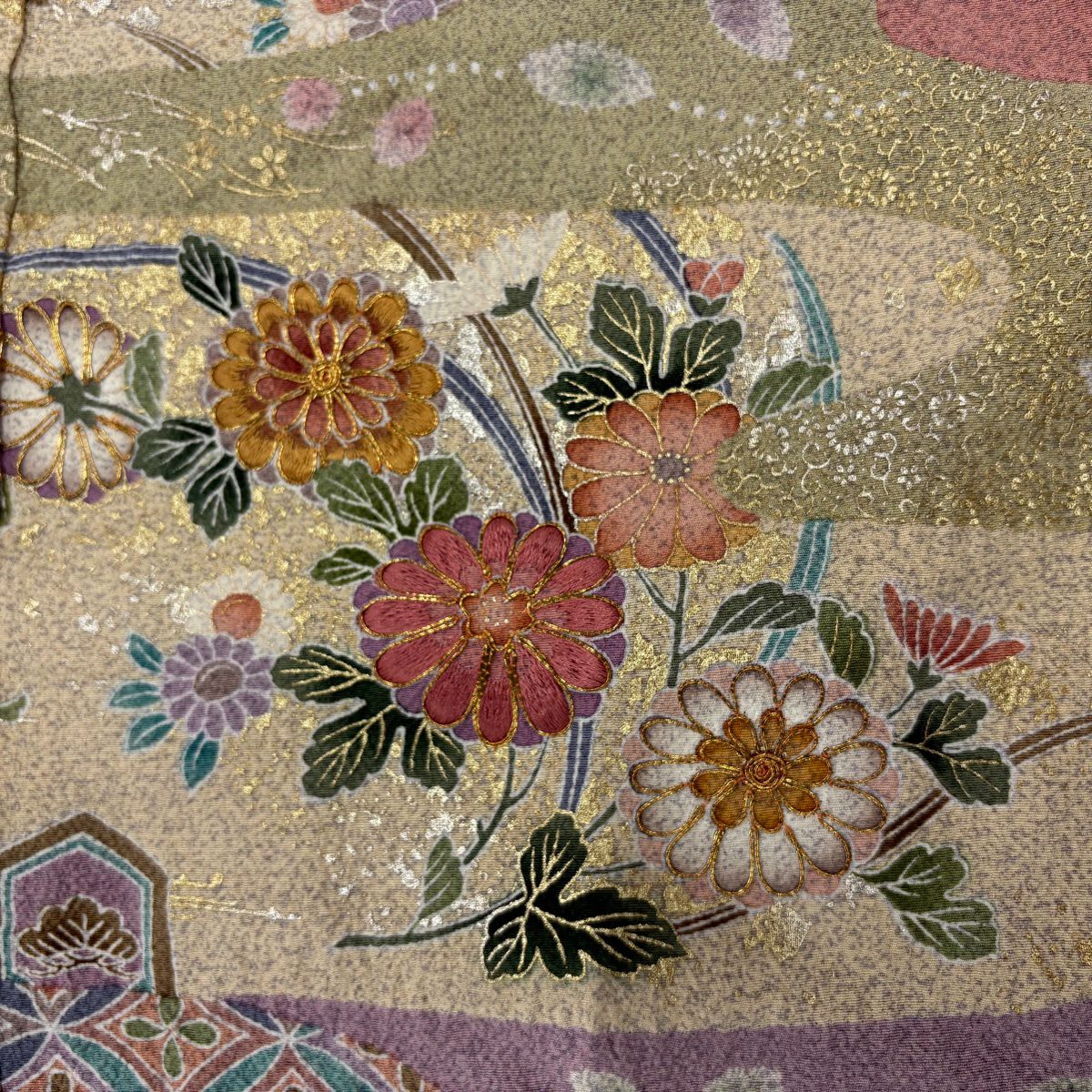 【美品】訪問服 身長173cm 袖長66.5cm 未仕立 雜花圖案 霞 菊花花 金銀彩 金絲 粉色 純蠶絲 優品級