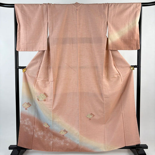 【美品】 付下 身長161.5cm 袖長67cm M 雙層 紬織織 雲紋 華紋 金絲 刺繡 粉紅 純蠶絲 秀品級 一個紋