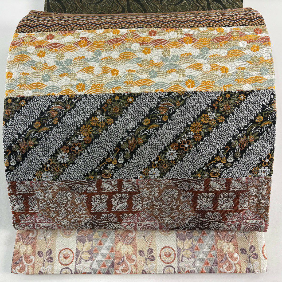 【美品】 袋帶 名品級 草花紋紋 波紋 刺繡 金線 紅茶 六通 純蠶絲