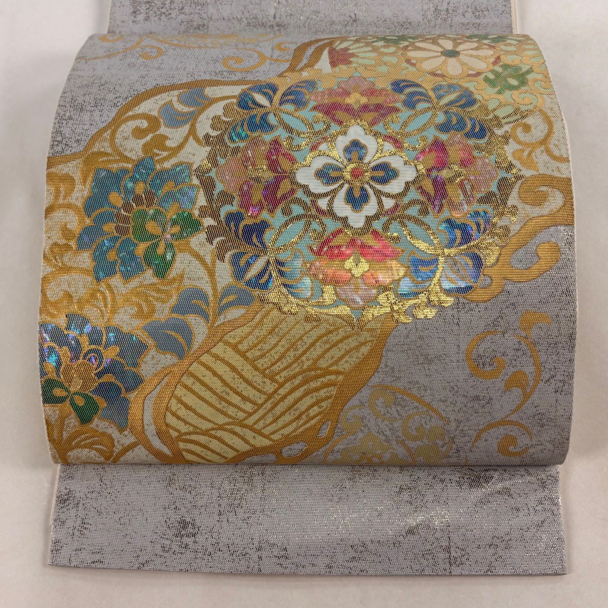 【美品】 袋帶 逸品級 川島織物 落款 華紋 花唐草紋 金金箔 銀色 大鼓圖案 純蠶絲