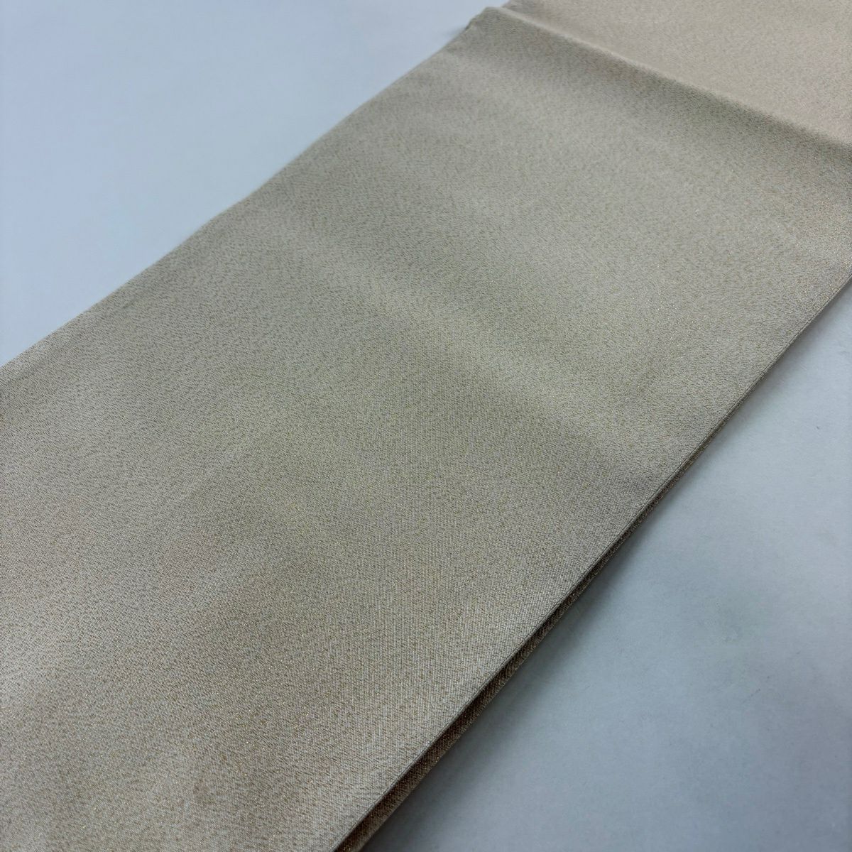 【美品】 袋帶 逸品級 草花紋紋 七寶紋 金糸刺繡 米色 大鼓圖案 純蠶絲