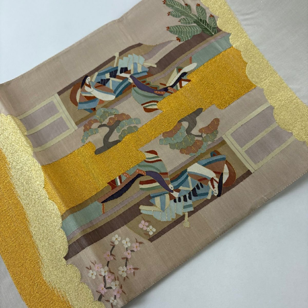 【美品】 袋帶 逸品級 御所風景 人物 金絲 綴織 薄小豆 お太鼓柄 純蠶絲
