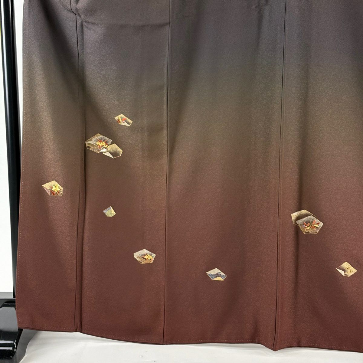 【美品】 付下 身長168.5cm 袖長67.5cm L 雙層 黃金絲 證書附帶 草花紋幾何圖案 金絲刺繡 紅茶 純蠶絲 逸品級