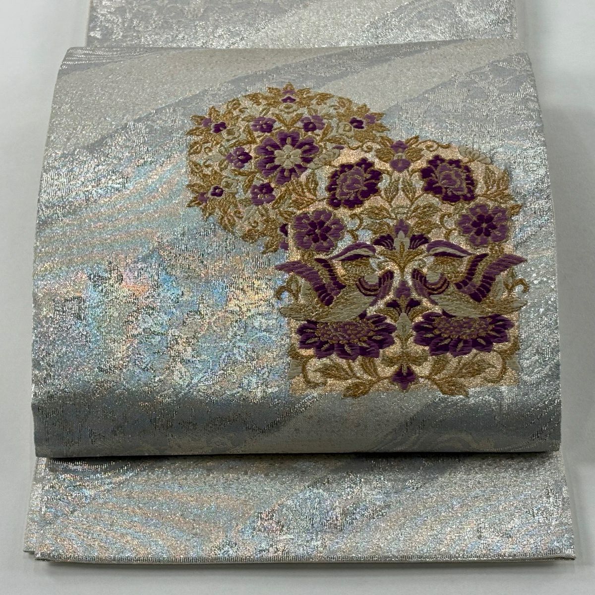 【美品】 袋帶 逸品級 じゅらく 落款あり 帝王紫 向鳥 華紋 刺繡 金線 銀色 大鼓圖案 純蠶絲