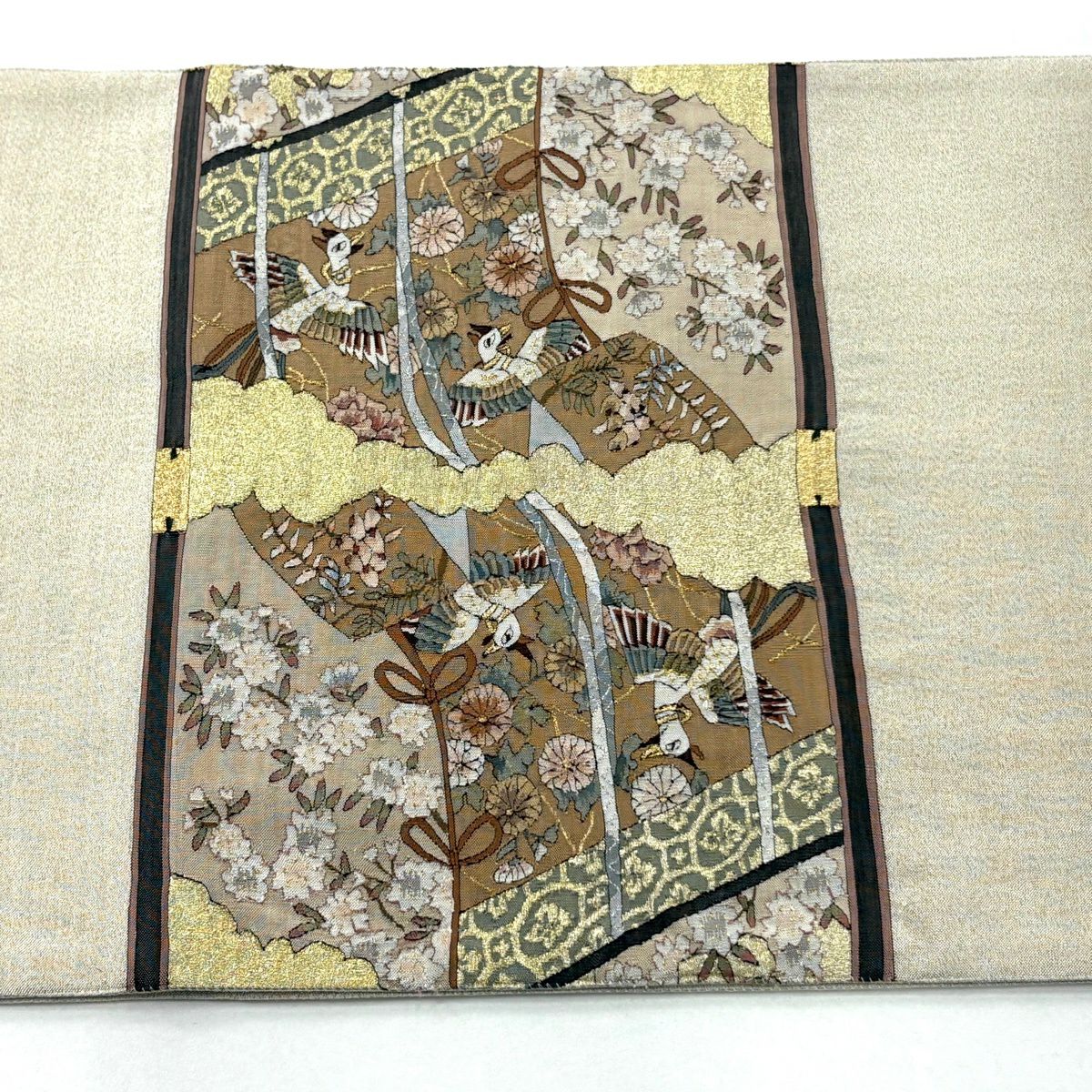 【美品】 袋帶 逸品級 幾帳 屏風 金銀線 米色 大鼓圖案 純蠶絲