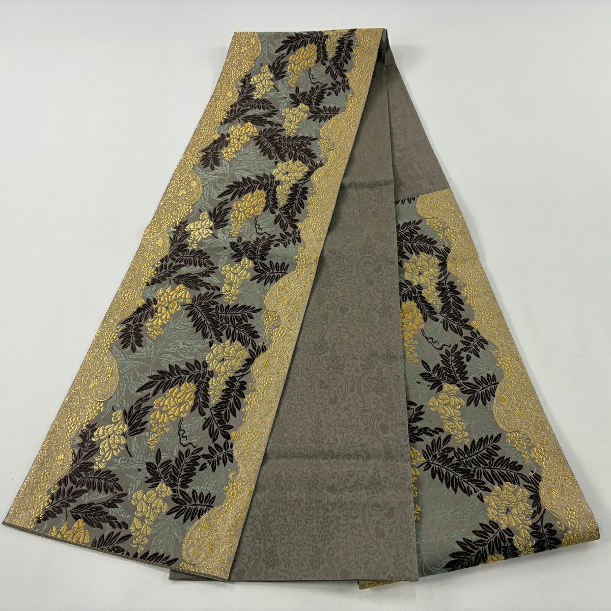 【美品】 袋帶 逸品級 山口美術織物 落款あり 藤與葡萄唐草紋紋 金線 刺繡 灰茶 六通 純蠶絲