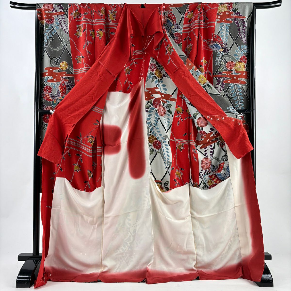 【美品】振袖禮服 身長174.5cm 袖長74cm 未裁縫 仮絵羽 蝶 櫻花 染分 縮緬 紅 純蠶絲 名品級
