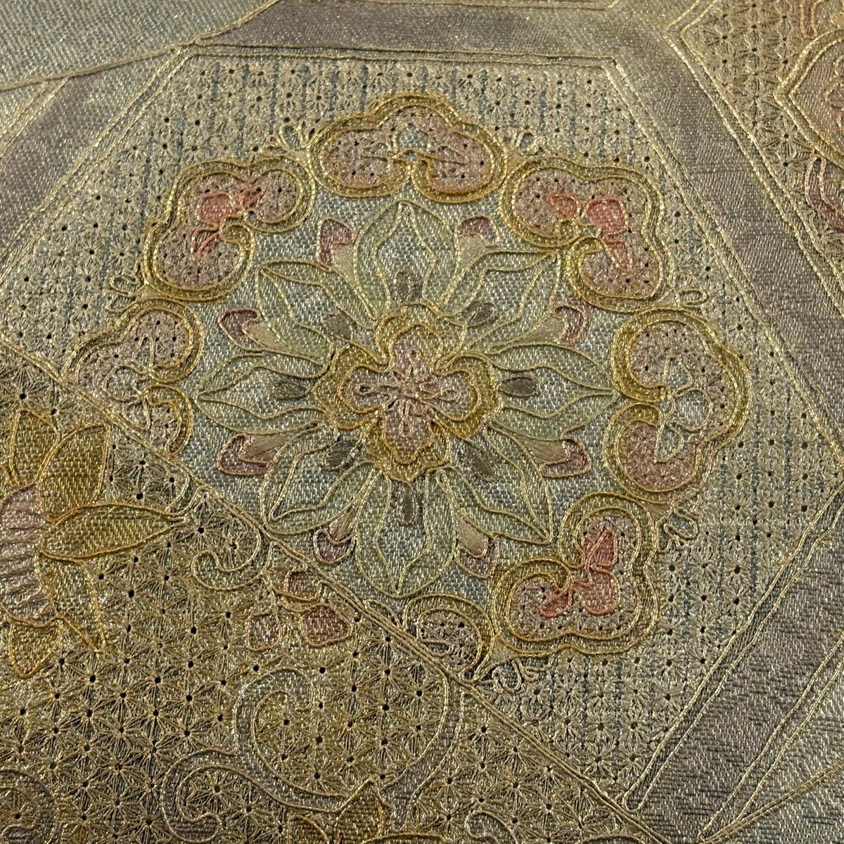 袋帶 秀品級 華紋 草花紋紋 金絲 金銀彩 金色 大鼓圖案 純蠶絲