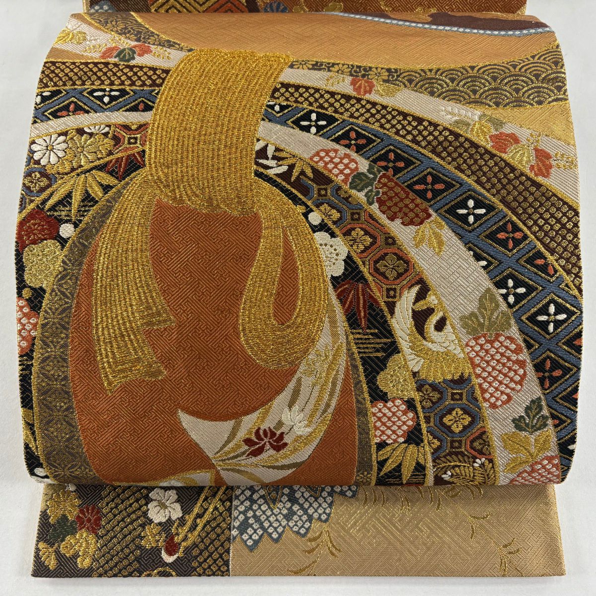 【美品】 袋帶 秀品級 束捆熨斗紋 松樹竹子梅花 金色 全通 純蠶絲