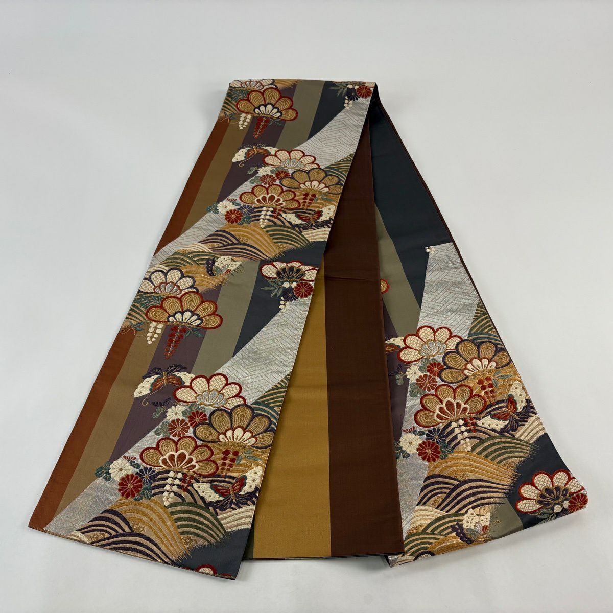 【美品】 袋帶 秀品級 笠松樹 蝶 唐織 金銀糸 茶 六通 純蠶絲