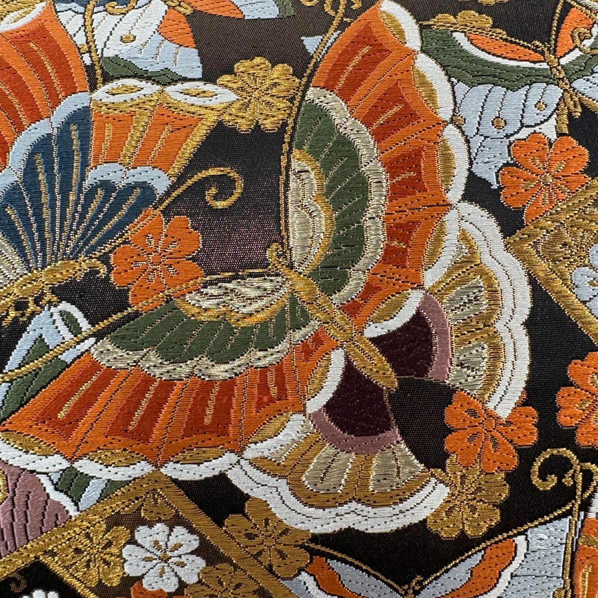 【美品】 袋帶 秀品級 慶匠錦 蝶 菊花唐草紋 唐織 金金箔 黑 六通 純蠶絲