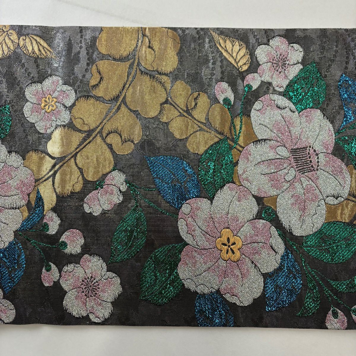 【美品】 袋帶 秀品級 辻花染 草花紋紋 金金箔 灰色 六通 純蠶絲