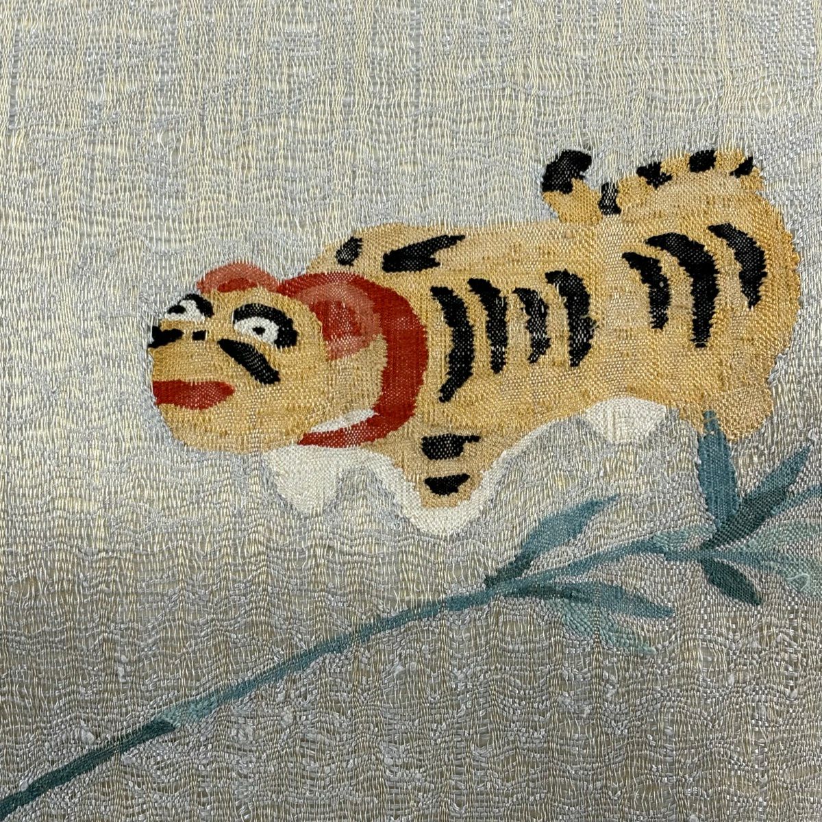 【美品】 袋帶 名品級 虎 葉 金絲 米色 大鼓圖案 純蠶絲