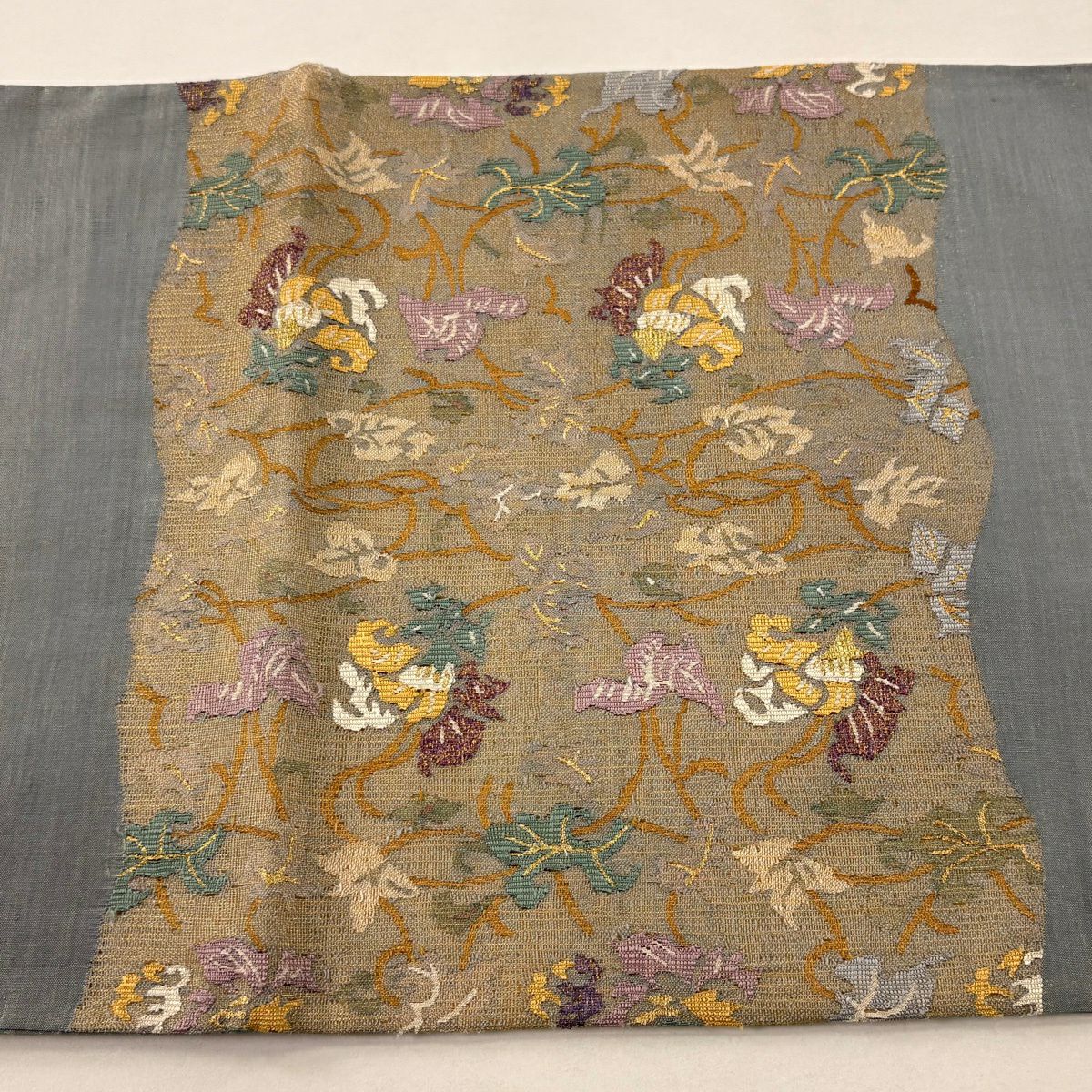 【美品】 袋帶 名品級 草花紋 金糸 青灰 純蠶絲 お太鼓柄