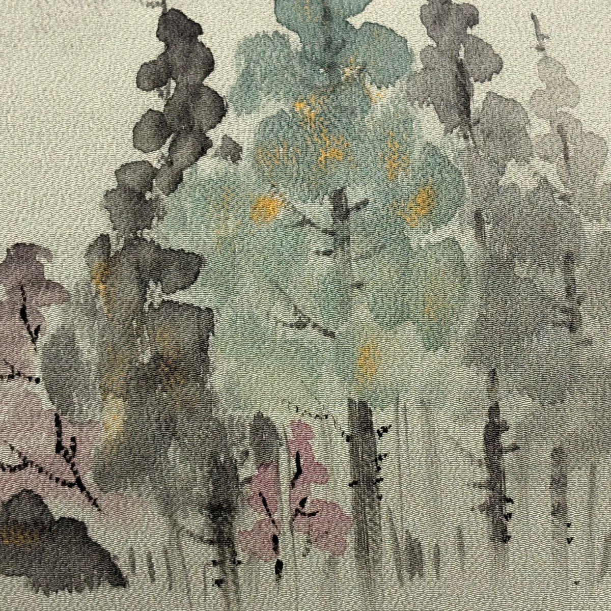 【美品】 名古屋帶 優品級 落款あり 樹木 山並 褶皺 金銀彩 淺綠 純蠶絲