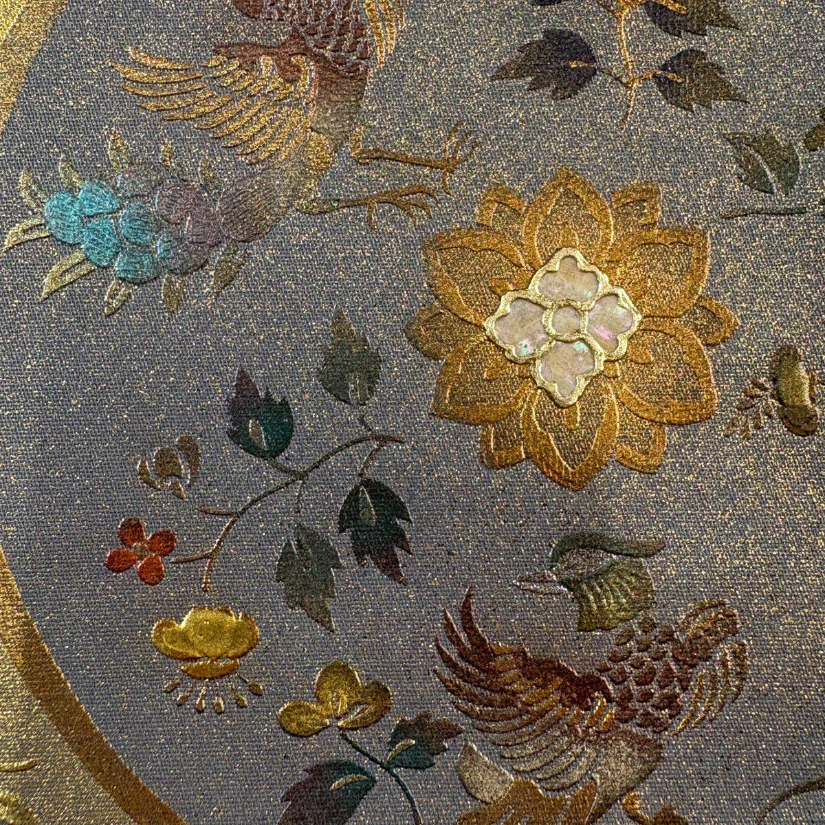 【美品】 袋帶 秀品級 鳥 草花紋紋 金金箔 金彩裝飾 灰紫 お太鼓柄 純蠶絲