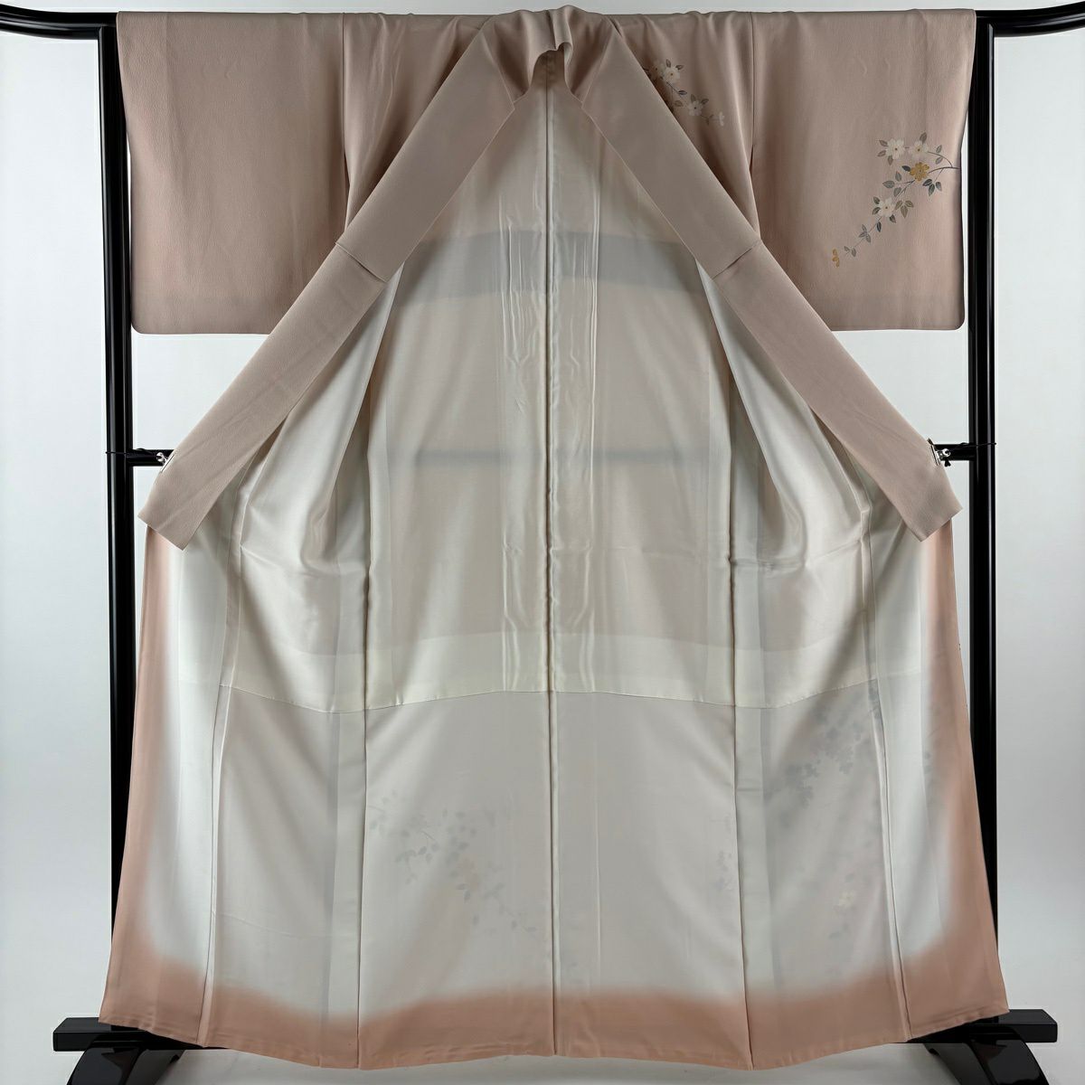 【美品】 付下 身長161cm 袖長63.5cm S 雙層 落款あり 菊花 草花紋紋 漸層 粉米色 純蠶絲 秀品級 一つ紋