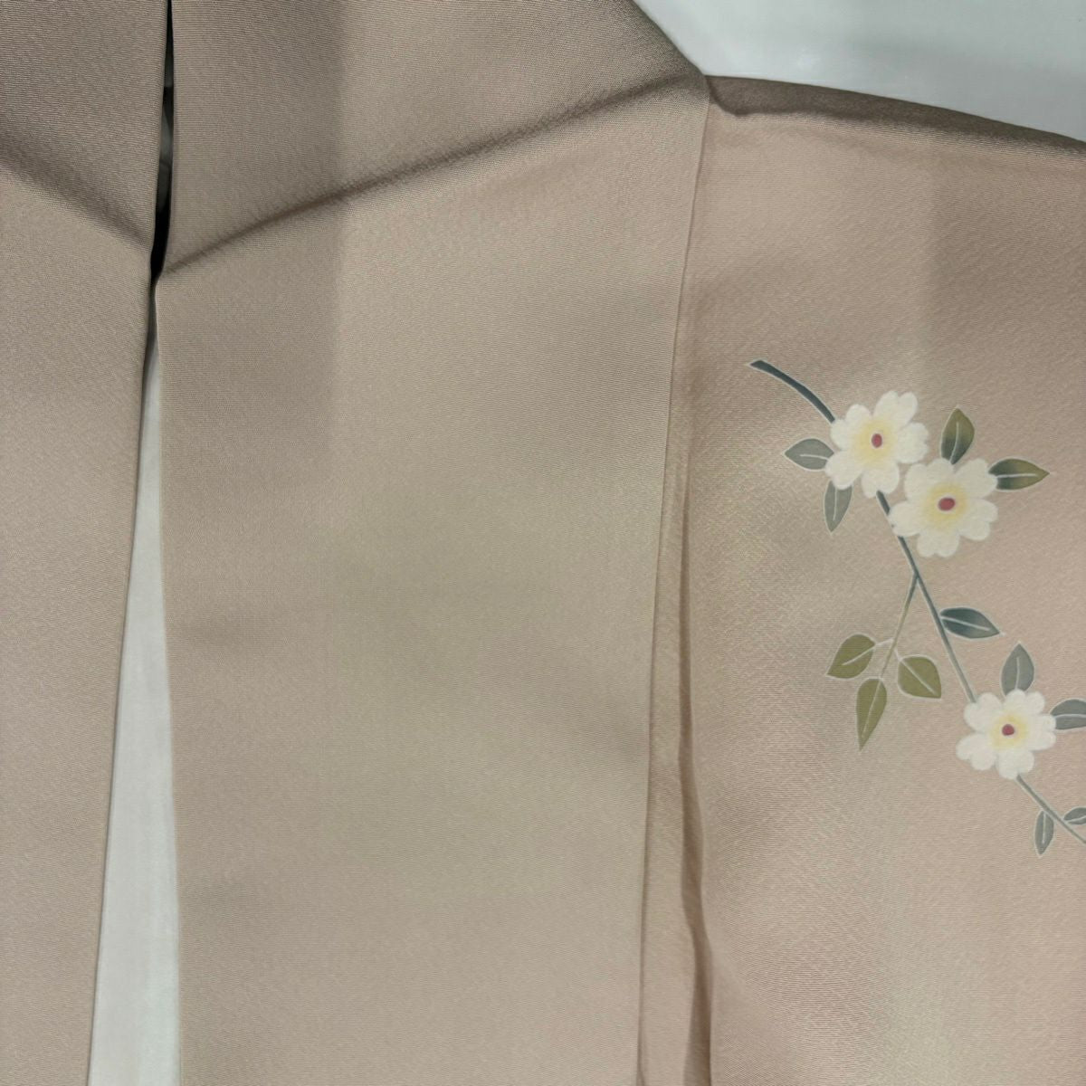 【美品】 付下 身長161cm 袖長63.5cm S 雙層 落款あり 菊花 草花紋紋 漸層 粉米色 純蠶絲 秀品級 一つ紋