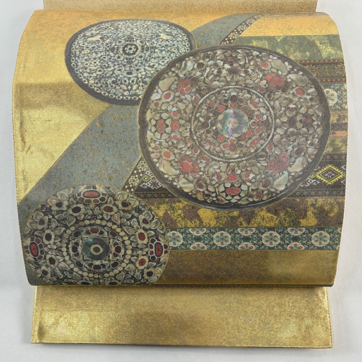【美品】 袋帶 秀品級 華紋 草花紋紋 金金箔 金色 お太鼓柄 純蠶絲